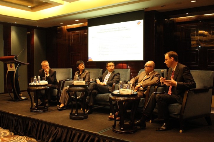 Paulson Institute’s Anders Hove speaks on a panel at the European Chamber of Commerce about market opportunities and barriers for foreign businesses working on clean tech and environment-related issues in China. From left to right: Dimitri De Boer, Team Leader, EU–China Environmental Governance Programme; Wensheng Wu, Environmental Protection Manager, BASF Greater China; Julian Zhu, Co-Head China Equity Research, Goldman Sachs; Gianluca Ghiara, Managing Director, Geapower; and Anders Hove, Associate Director of Research, Paulson Institute.