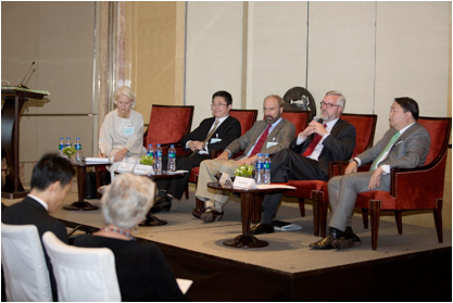 Paulson Institute’s Elle Carberry with, left to right: Qin Zhigang, Asia Sustainability Director, General Electric; Ben Schwegler, SVP and Chief Scientist, Walt Disney Imagineering R&D; Dave Jones, President Asia, SPD Silicon Valley Bank; and David Nieh, Head of China, Lend Lease China.